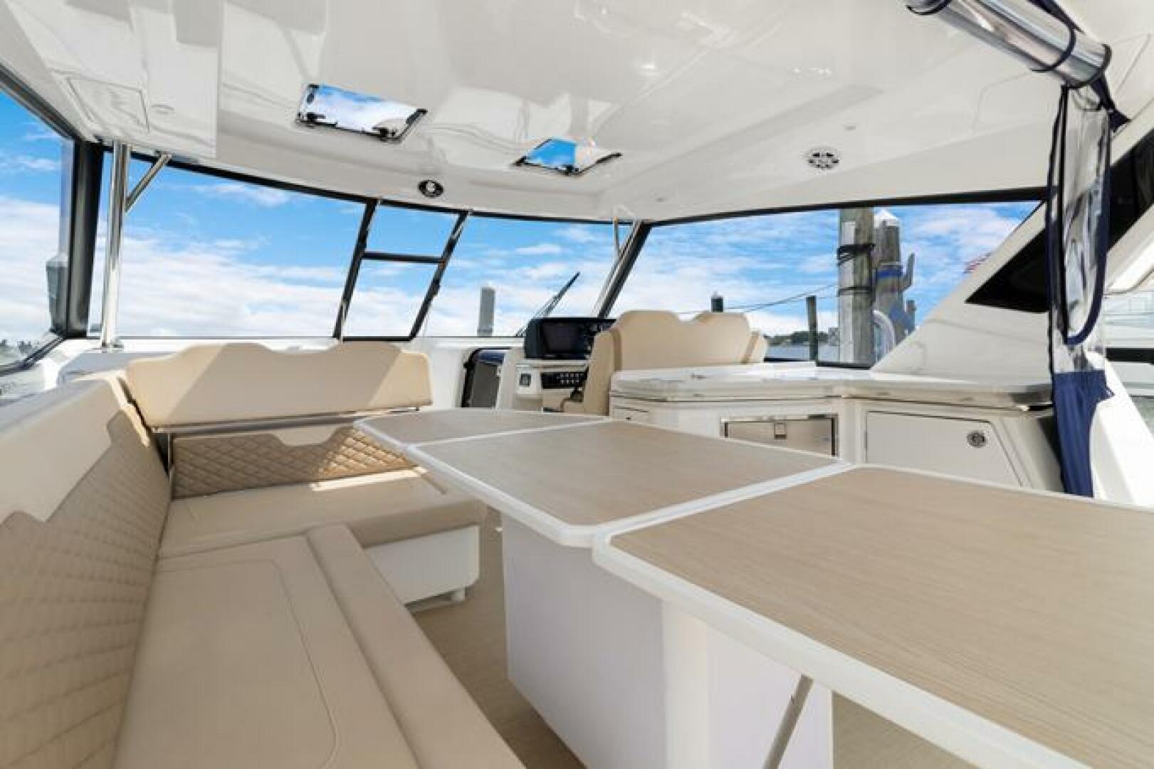 Slide: The Image of Aquila 36 Sport 2022 - 5402096