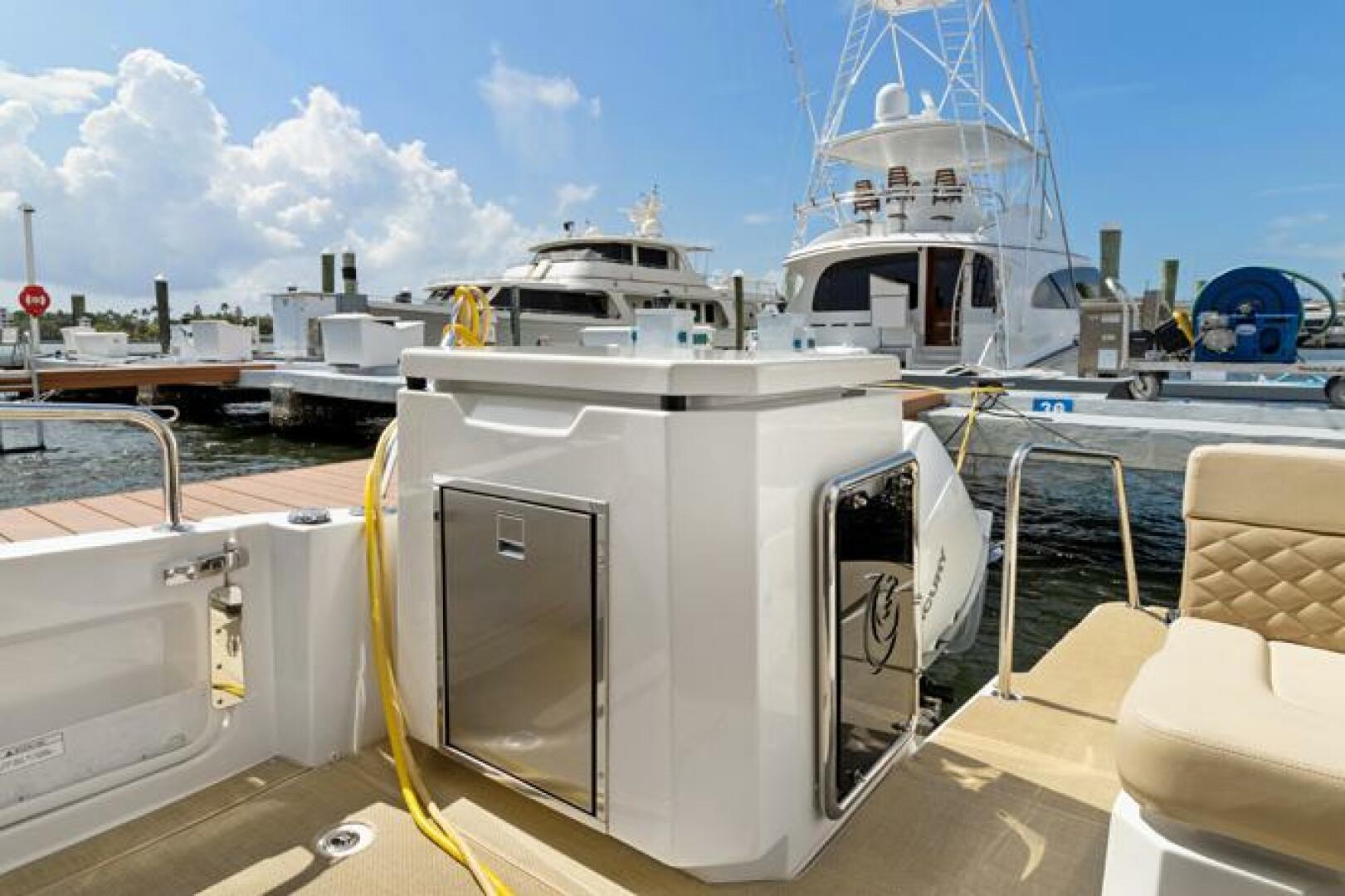 Slide: The Image of Aquila 36 Sport 2022 - 5402104