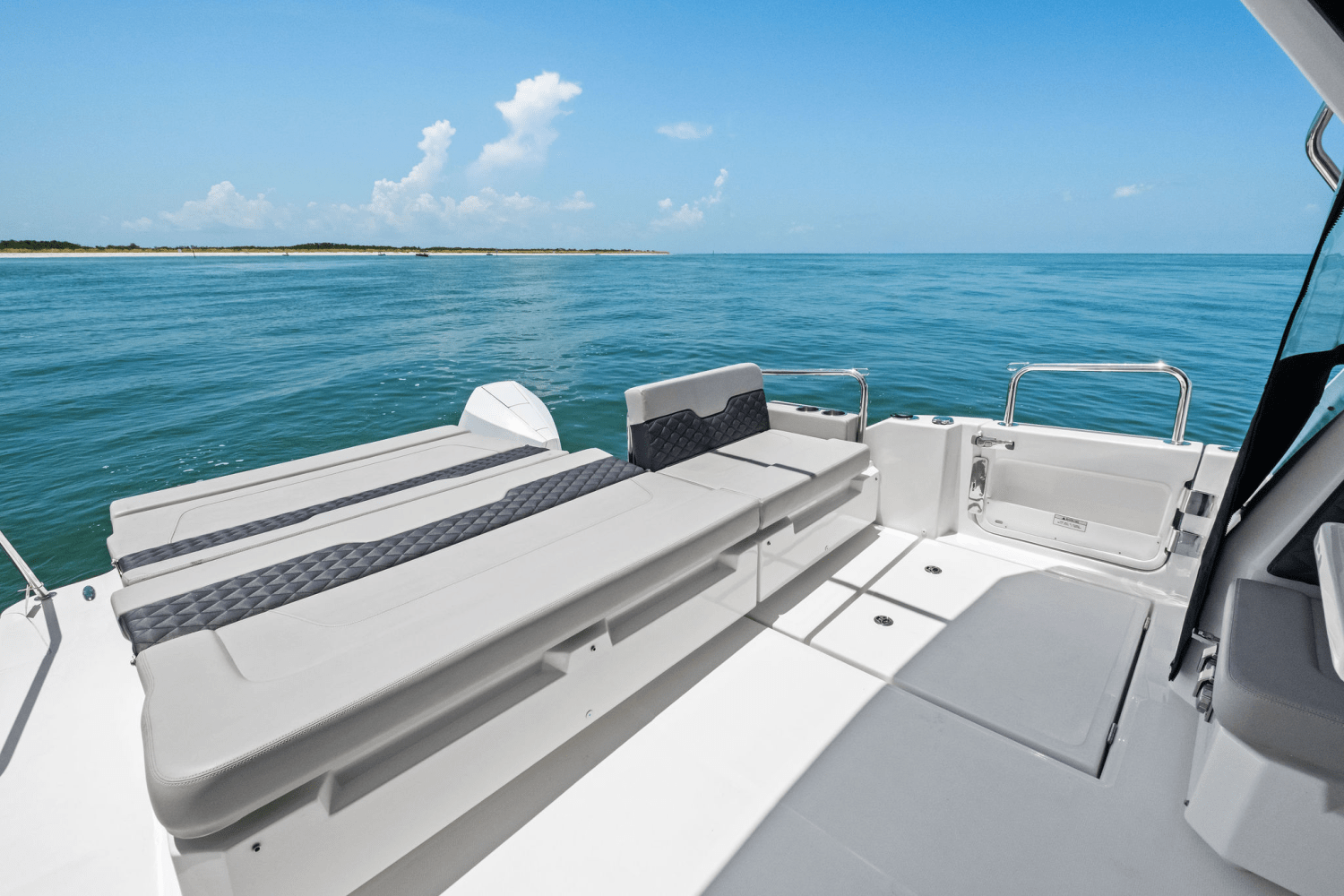 Slide: The Image of Aquila 36 Sport 2023 - 24