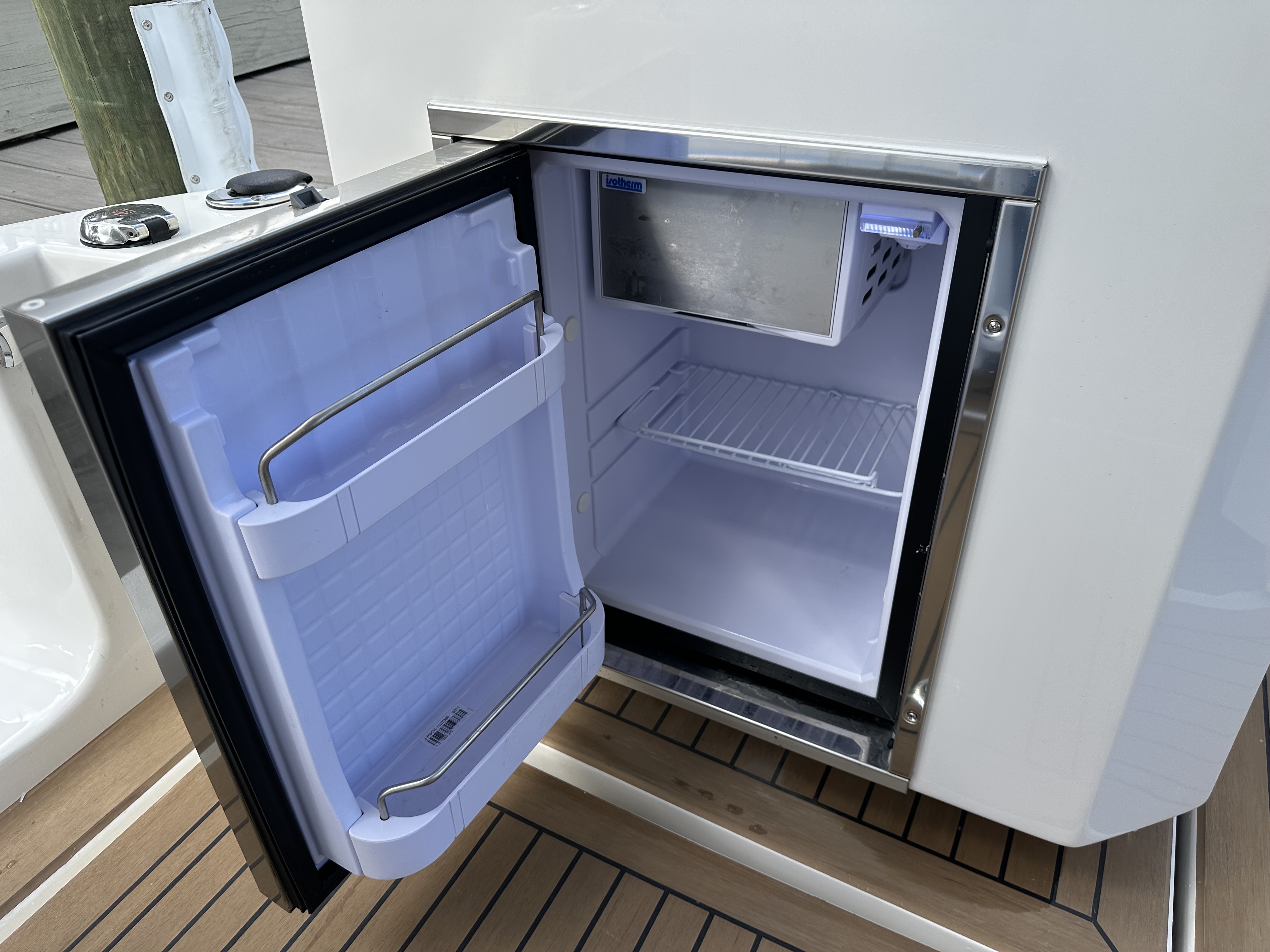 Slide: The Image of Aquila 36 Sport 2025 - 15