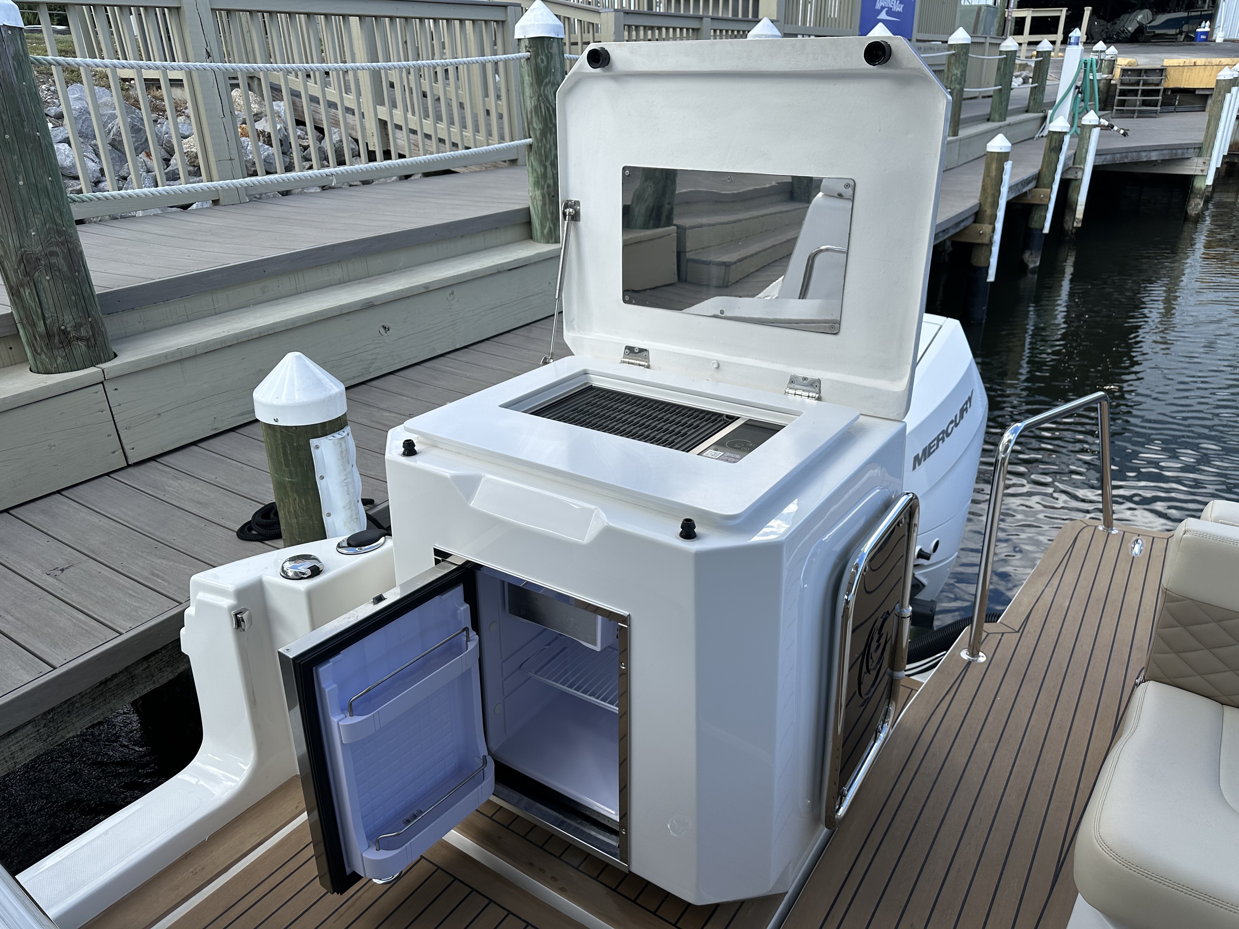 Slide: The Image of Aquila 36 Sport 2025 - 16