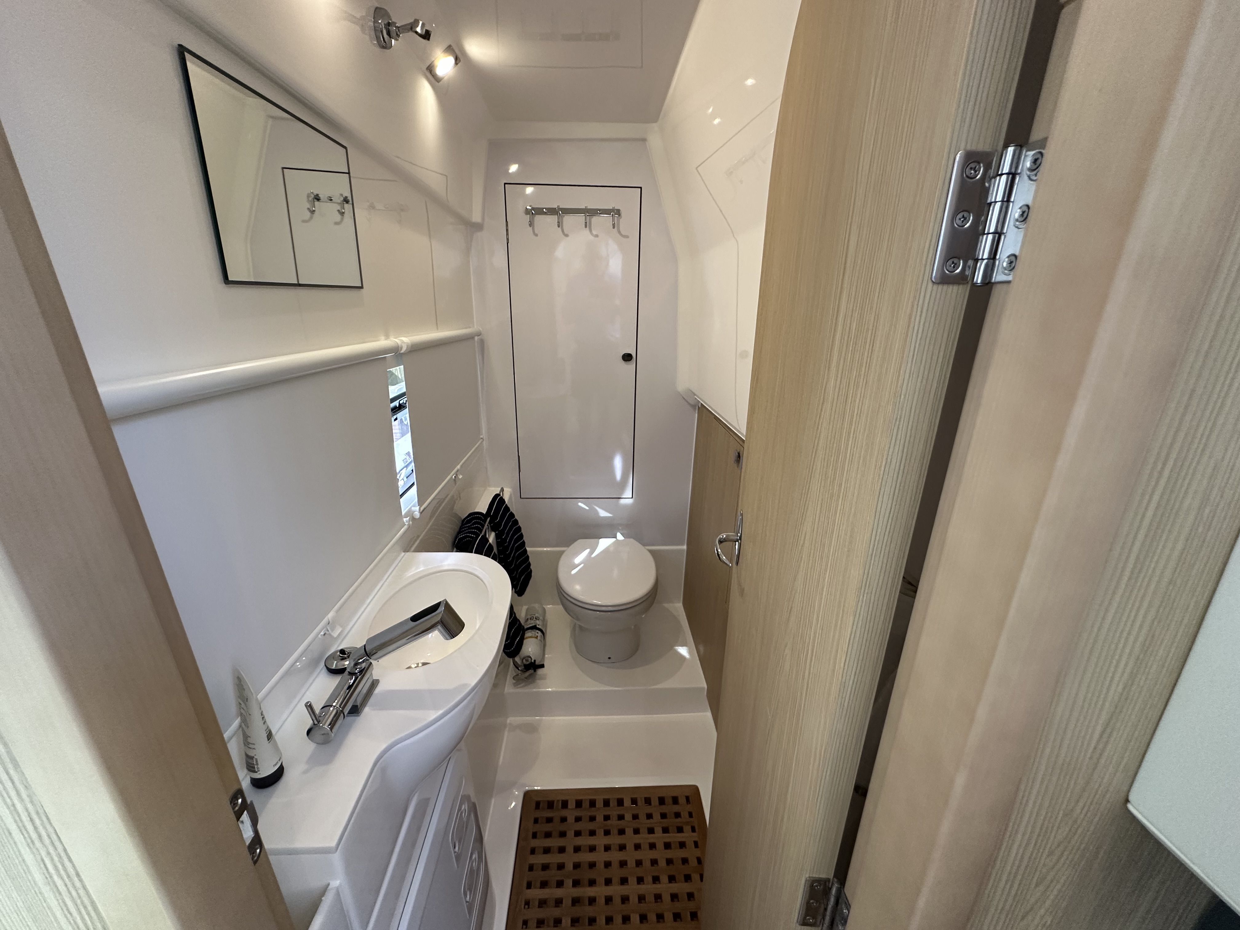 Slide: The Image of Aquila 36 Sport 2025 - 33