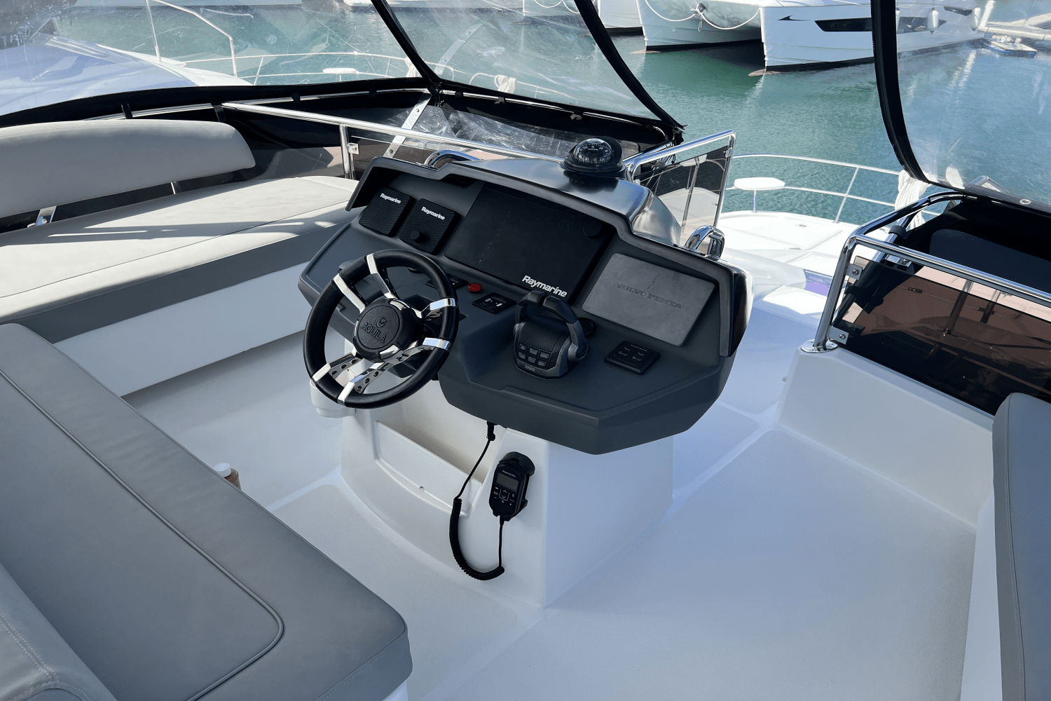 Slide: The Image of Aquila 44 2021 - 18