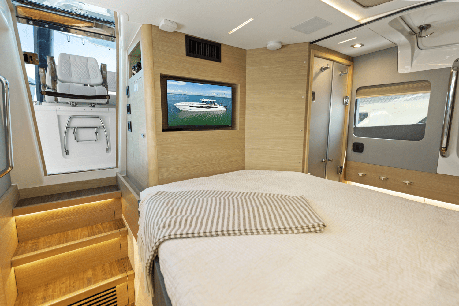 Slide: The Image of Aquila 47 Molokai 2024 - 30