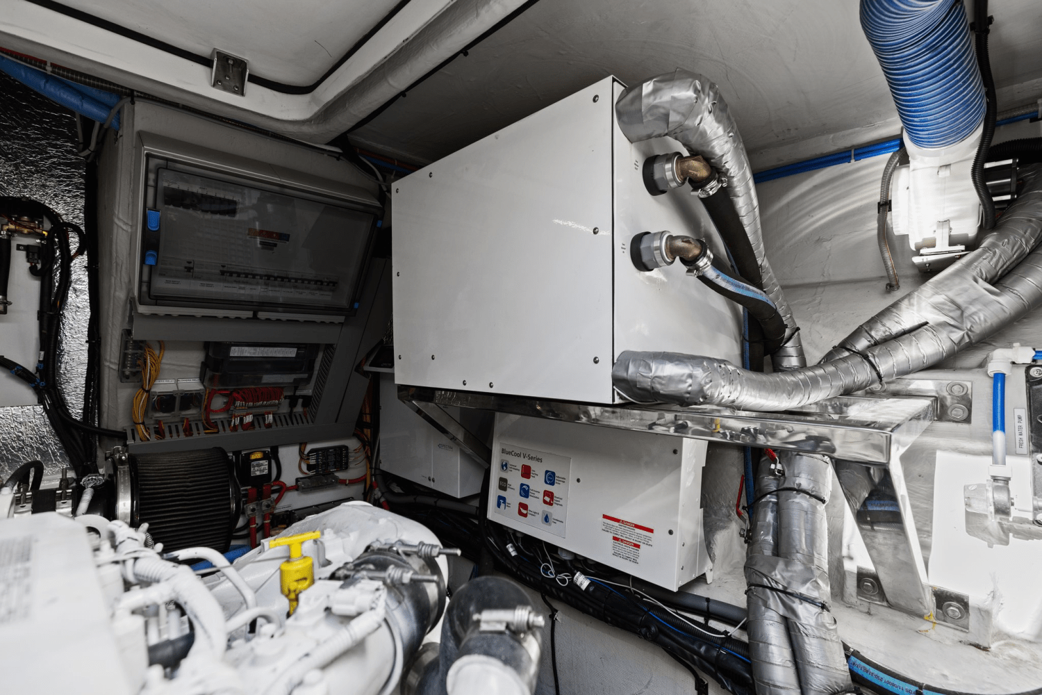 Slide: The Image of Aquila 54 Yacht 2023 - 29