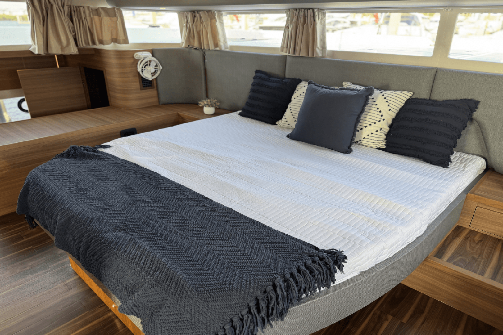 Slide: The Image of Aquila 54 Yacht 2025 - 5045570