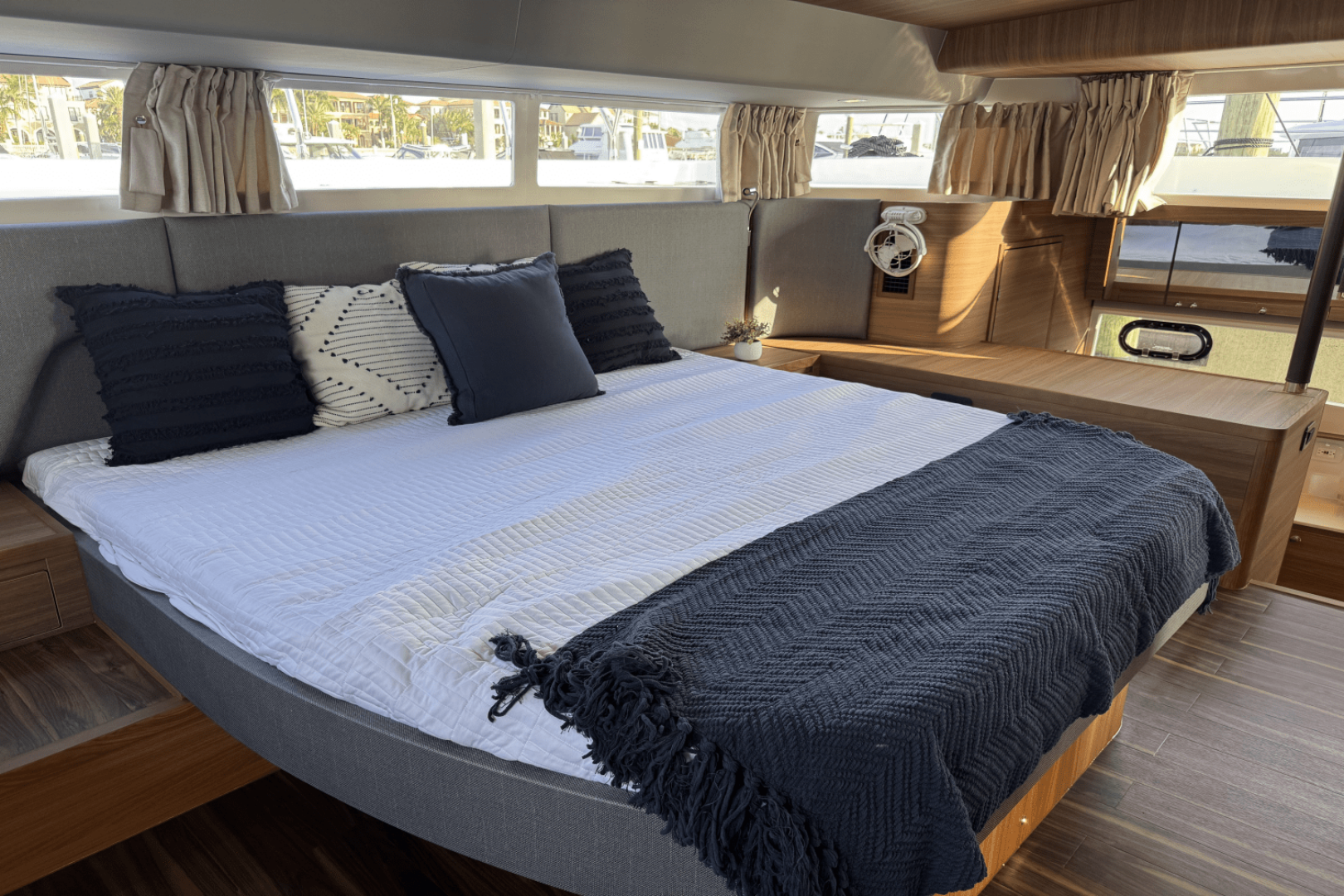 Slide: The Image of Aquila 54 Yacht 2025 - 5045573