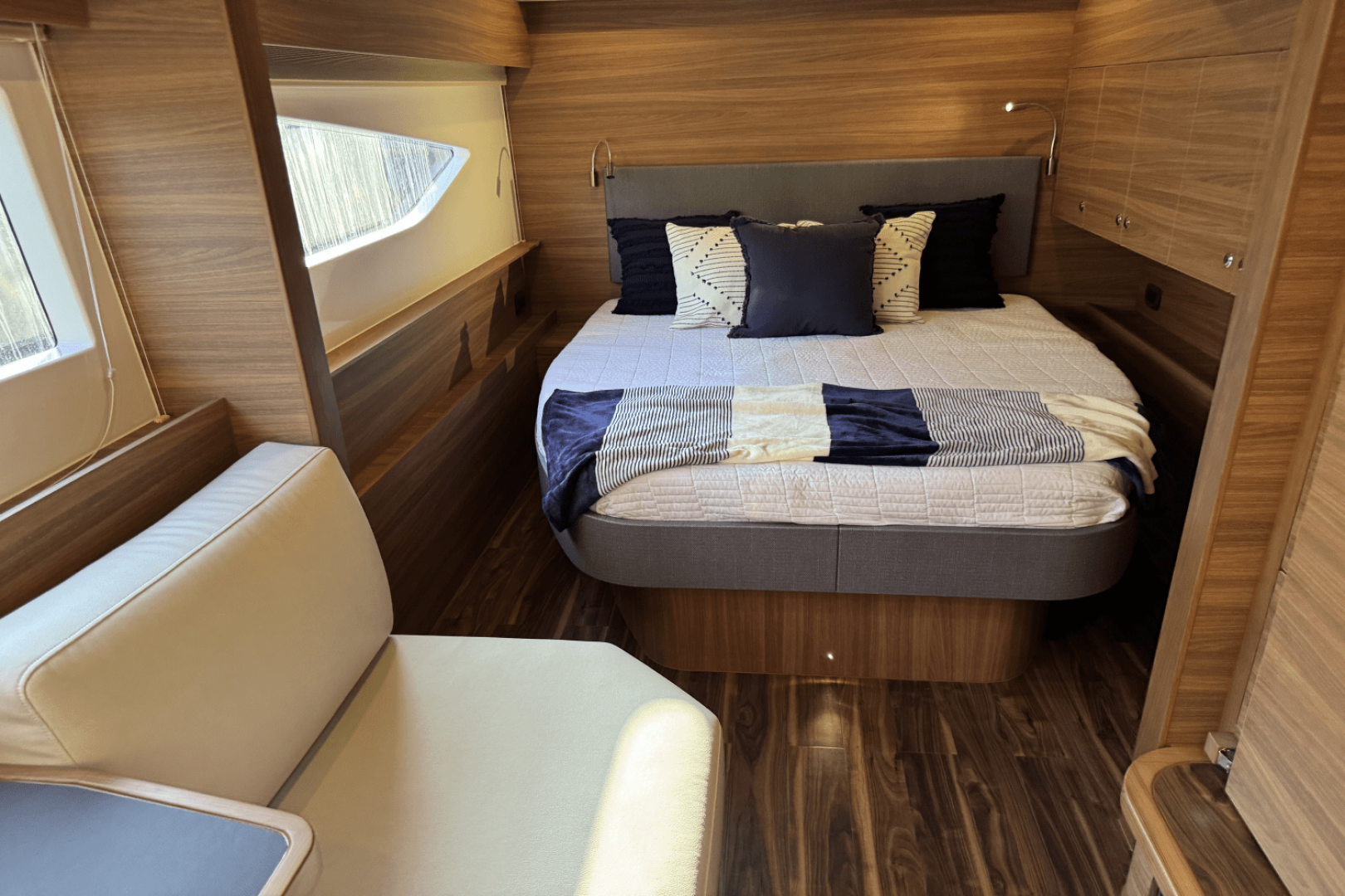 Slide: The Image of Aquila 54 Yacht 2025 - 5045600