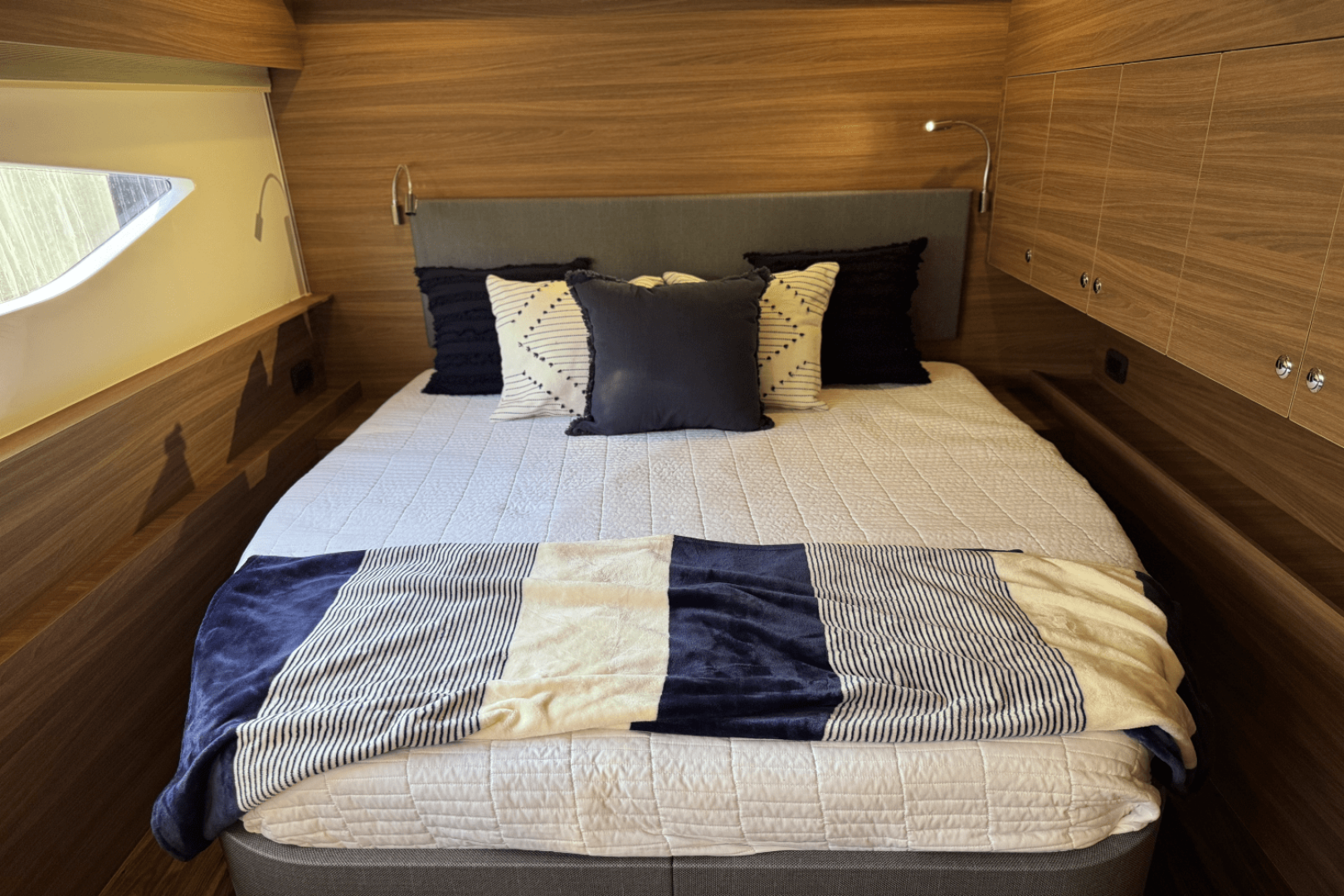 Slide: The Image of Aquila 54 Yacht 2025 - 5045602