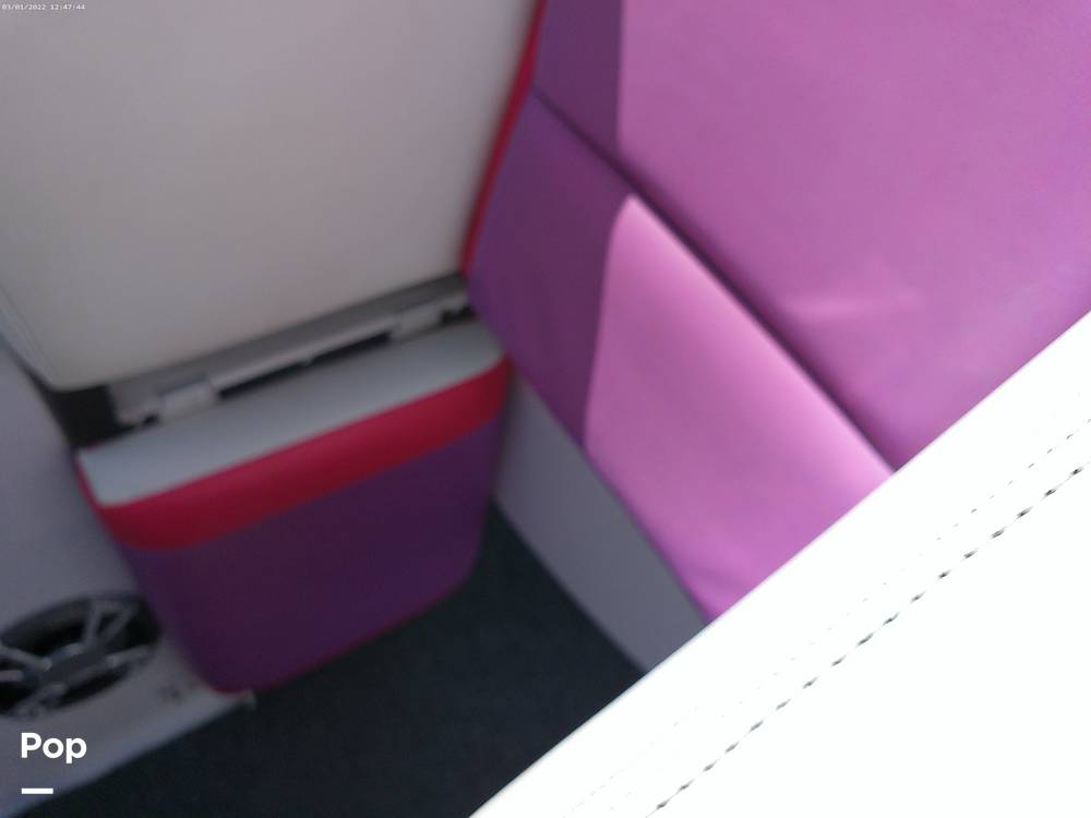 Slide: The Image of Captain's Chair - 11088481