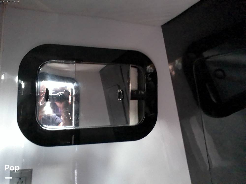 Slide: The Image of Mirror - 11088420