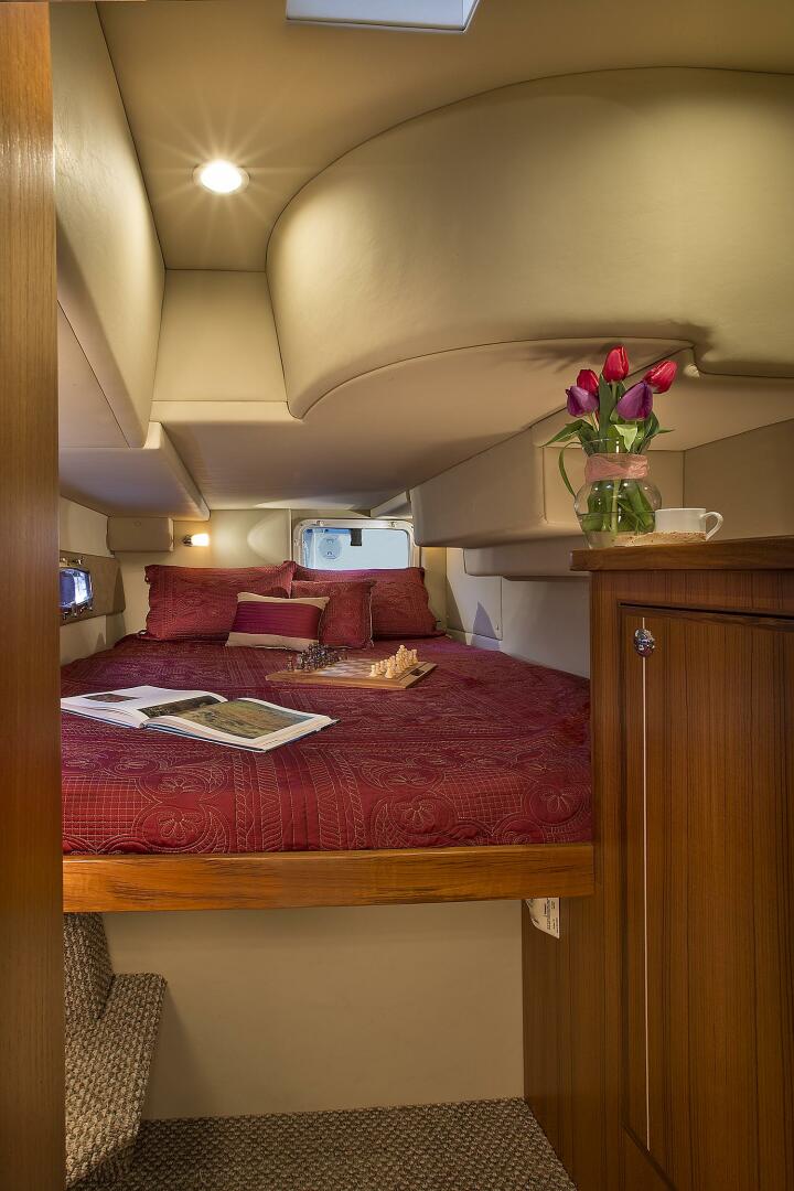 Slide: The Image of Queen Berth - 4503884