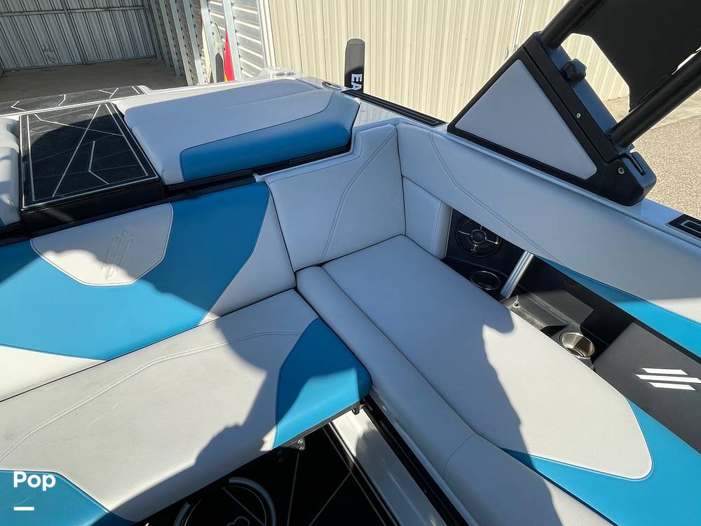 Slide: The Image of Passenger Seating With Storage - 51