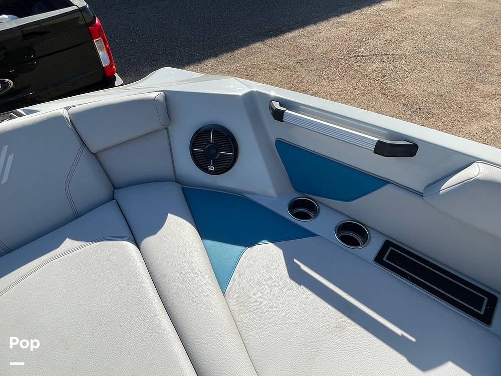 Slide: The Image of Bow Passenger Seating With Storage - 68