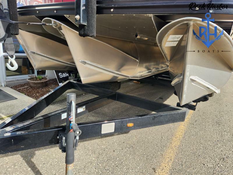 Slide: The Image of 2023 Avalon 2585 Catalina Entertainer pontoon boat on trailer at Rock Harbor Boats. - 5
