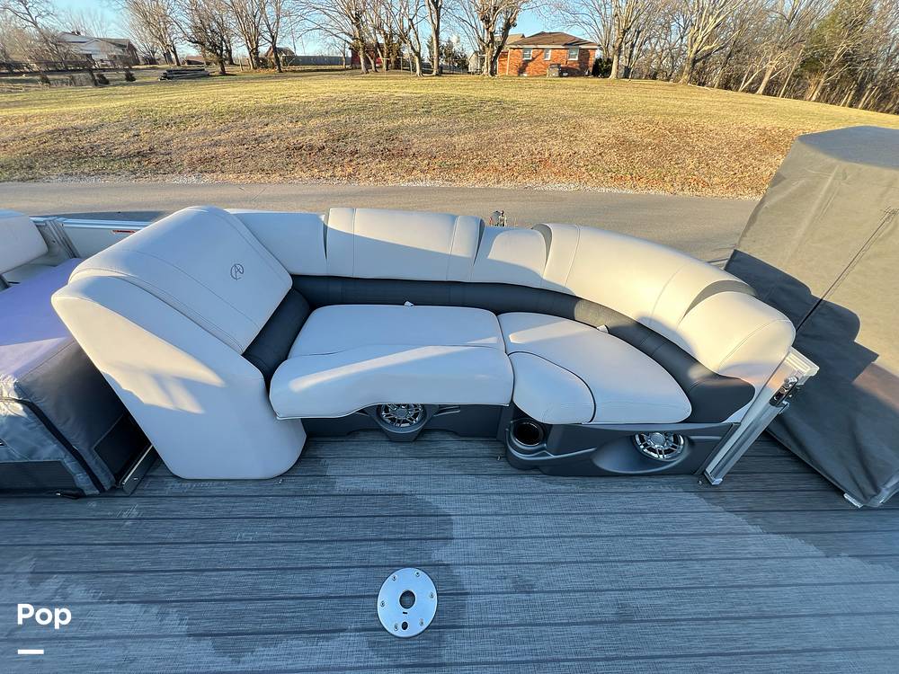 Slide: The Image of Avalon Catalina Platinum Entertainer 2585 2021 - 15190020