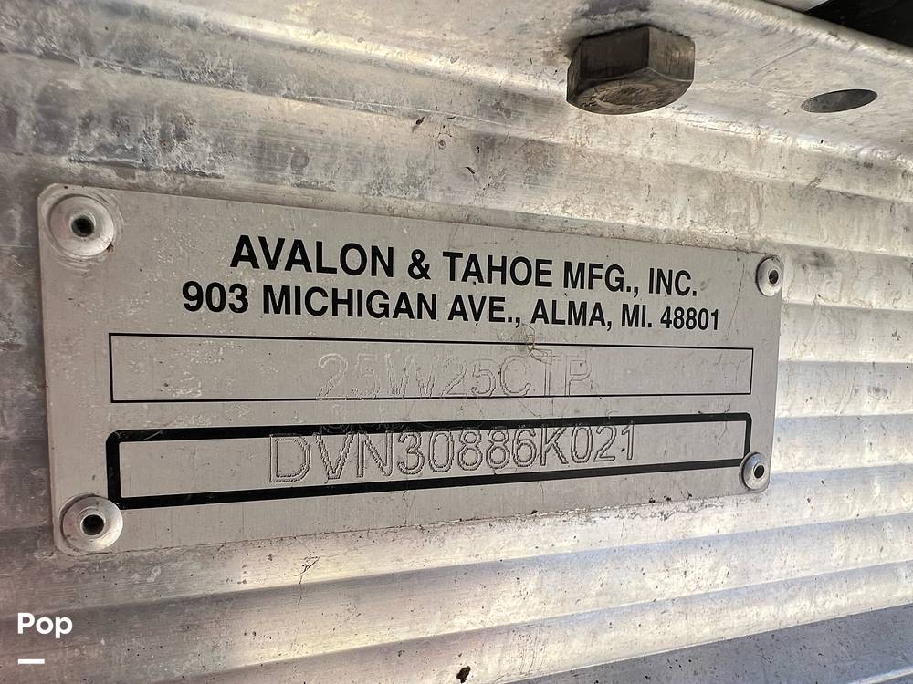 Slide: The Image of Avalon Catalina Platinum Entertainer 2585 2021 - 15190027