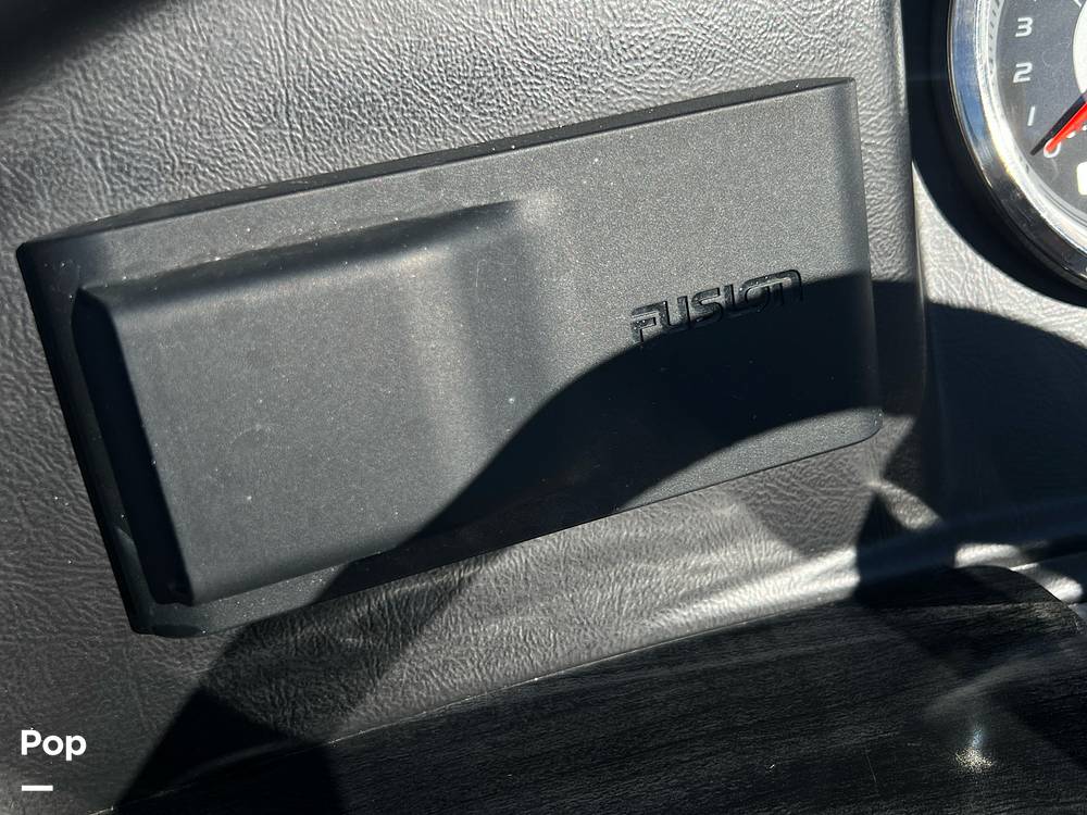 Slide: The Image of Avalon Catalina Platinum Entertainer 2585 2021 - 15190061