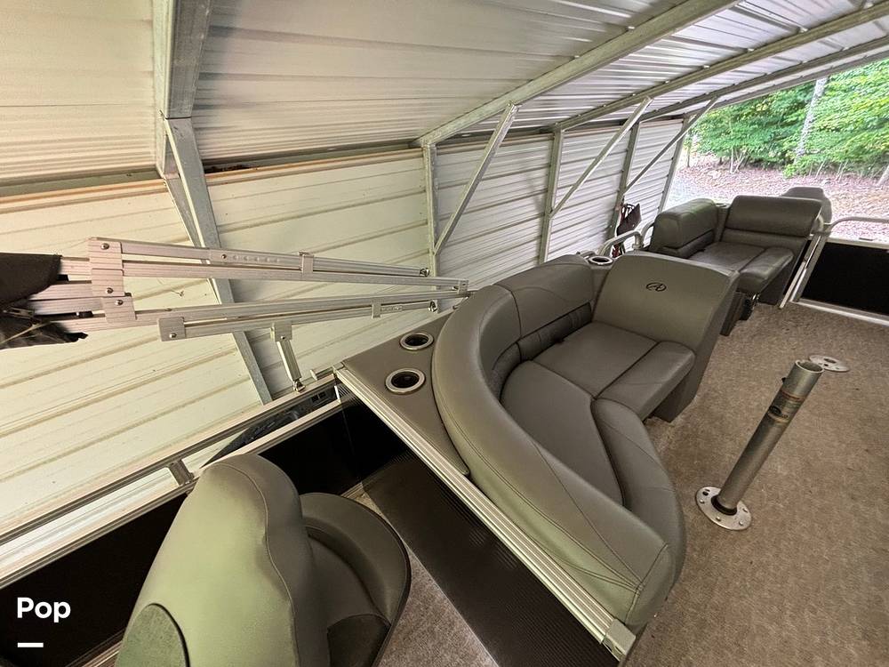 Slide: The Image of Avalon Venture 2080 FNC 2020 - 14373274