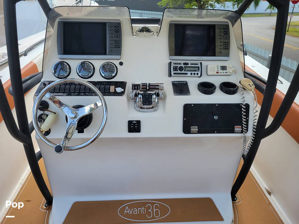 Slide: The Image of Avanti 33 2008 - 12108351