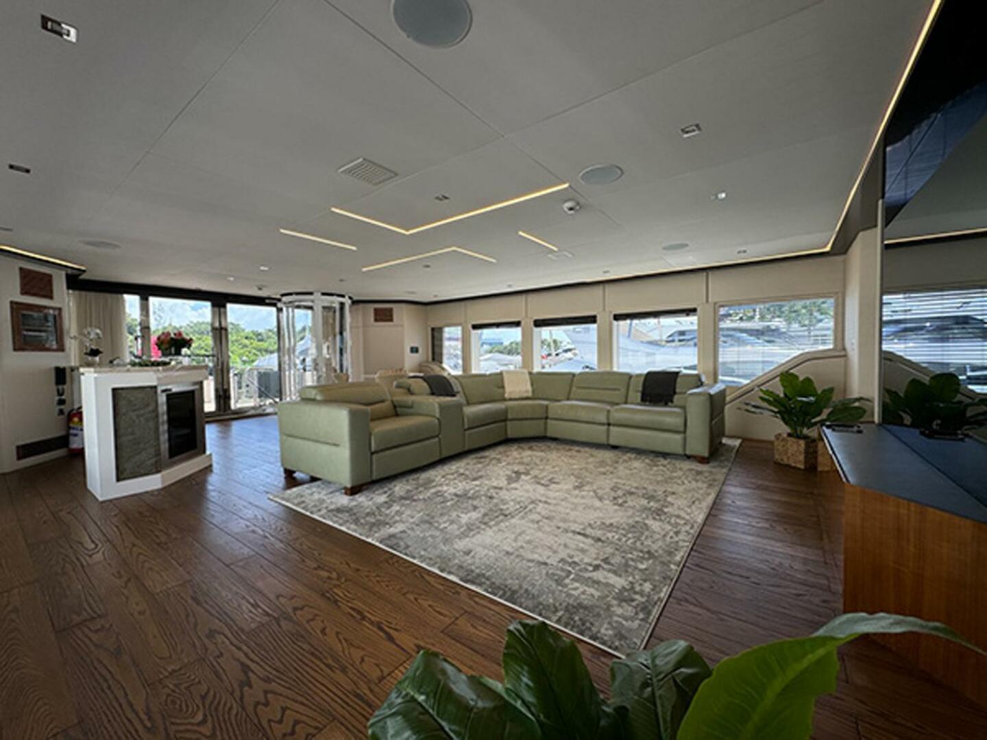 Slide: The Image of Skylounge Looking Aft - 4720724
