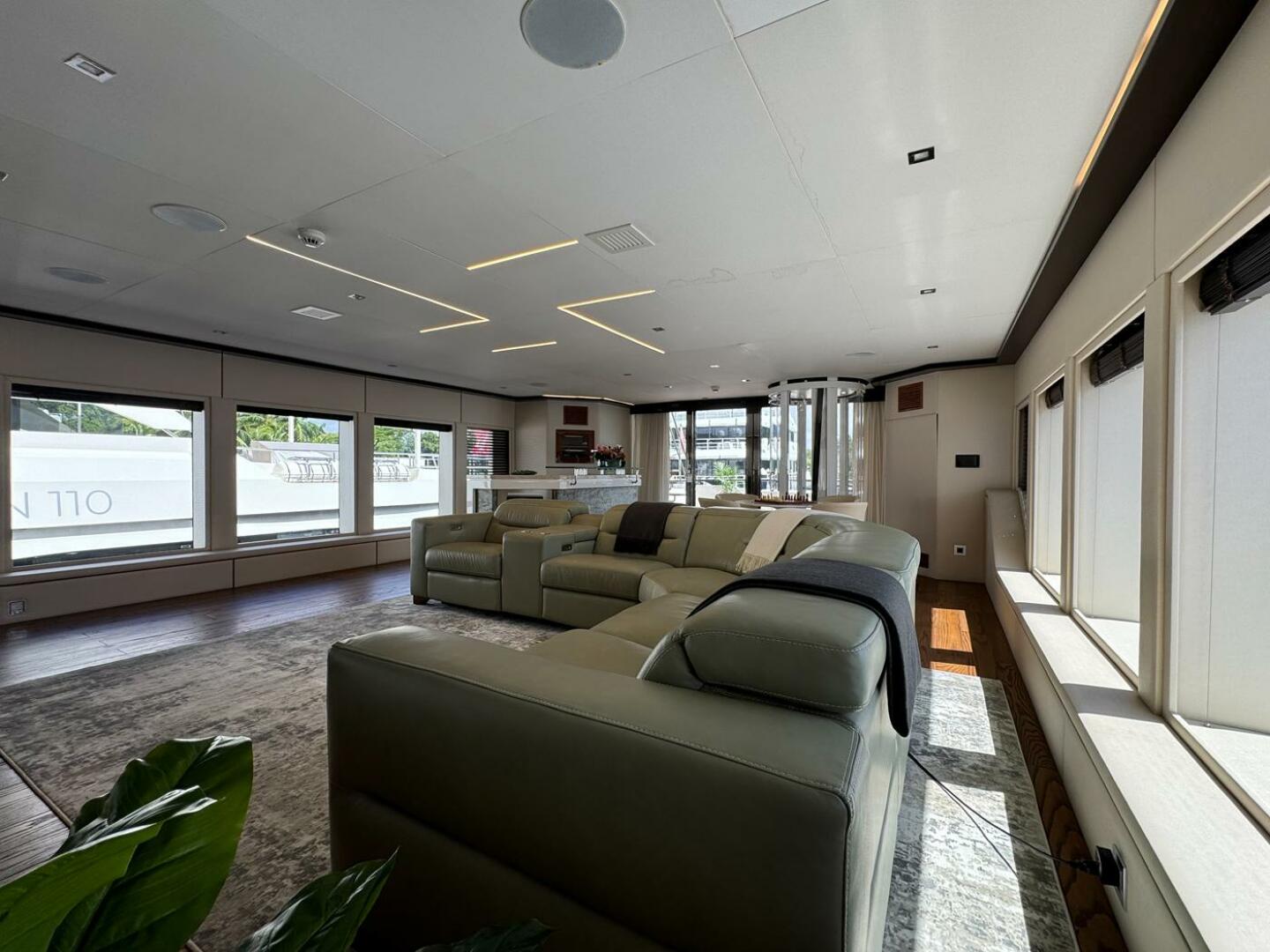 Slide: The Image of Skylounge Looking Aft - 4720725