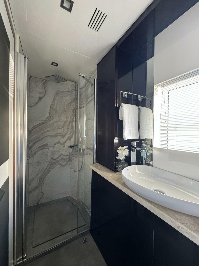 Slide: The Image of Day Head And Shower - 4720727
