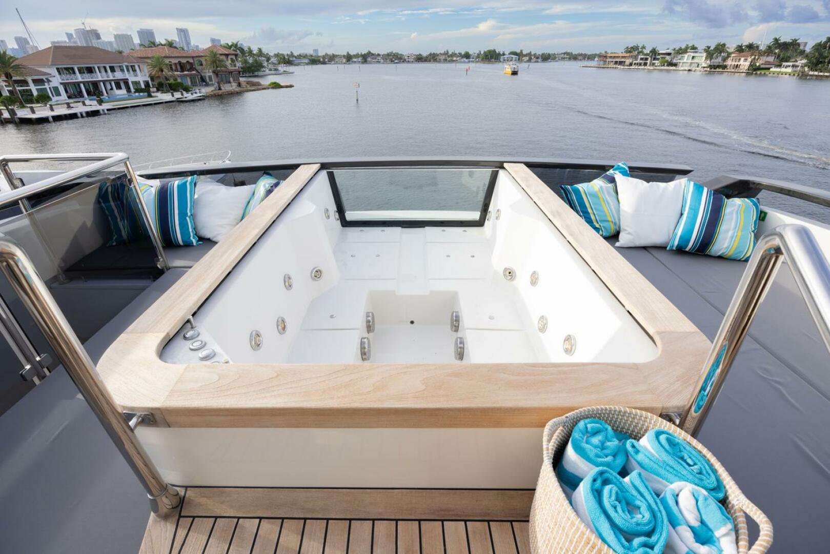 Slide: The Image of Flybridge Deck Jacuzzi Pool - 4720878
