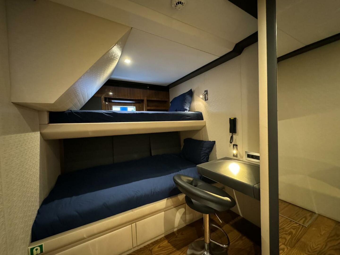 Slide: The Image of Crew Quarters - 4720900