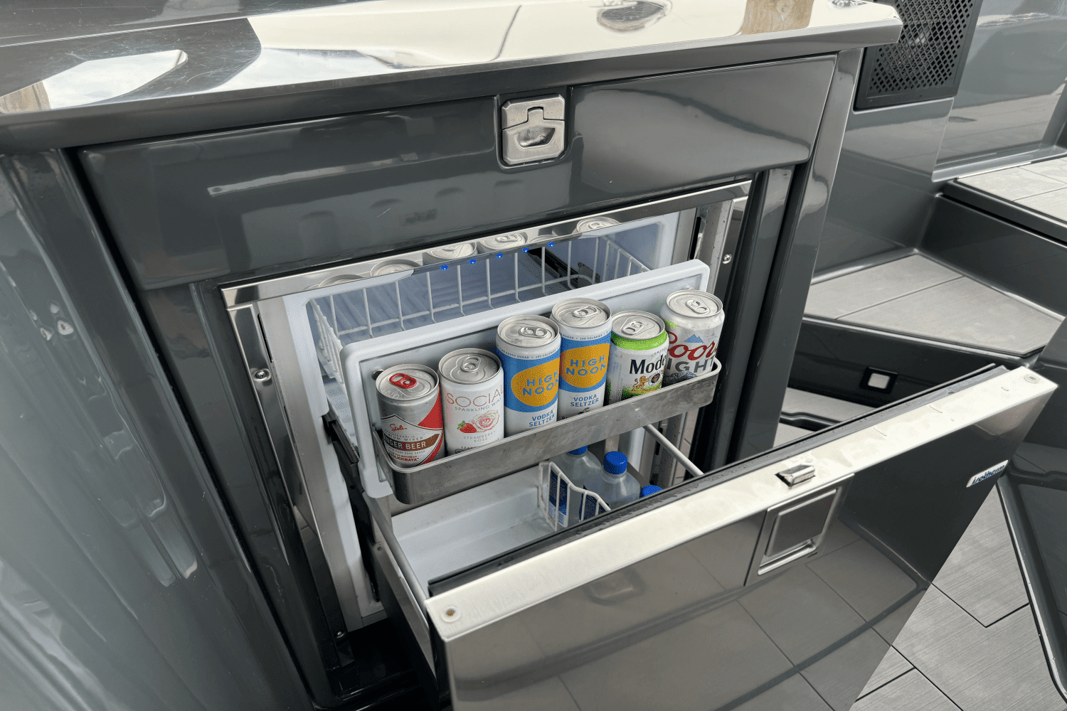 Slide: The Image of Aviara AV 32 2020 - 33