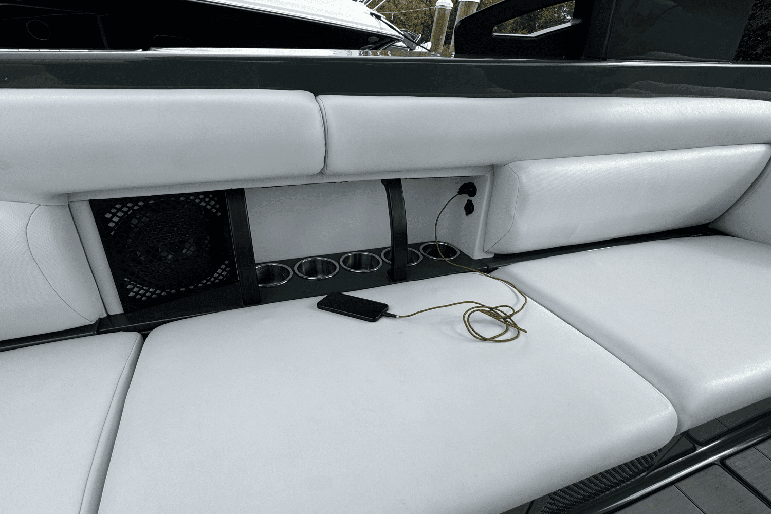 Slide: The Image of Aviara AV 32 2020 - 45