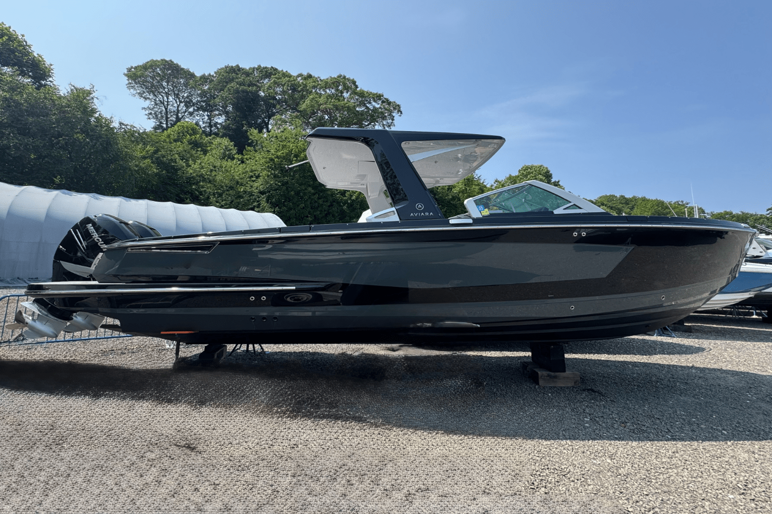 Slide: The Image of Aviara AV32 Outboard 2022 - 0