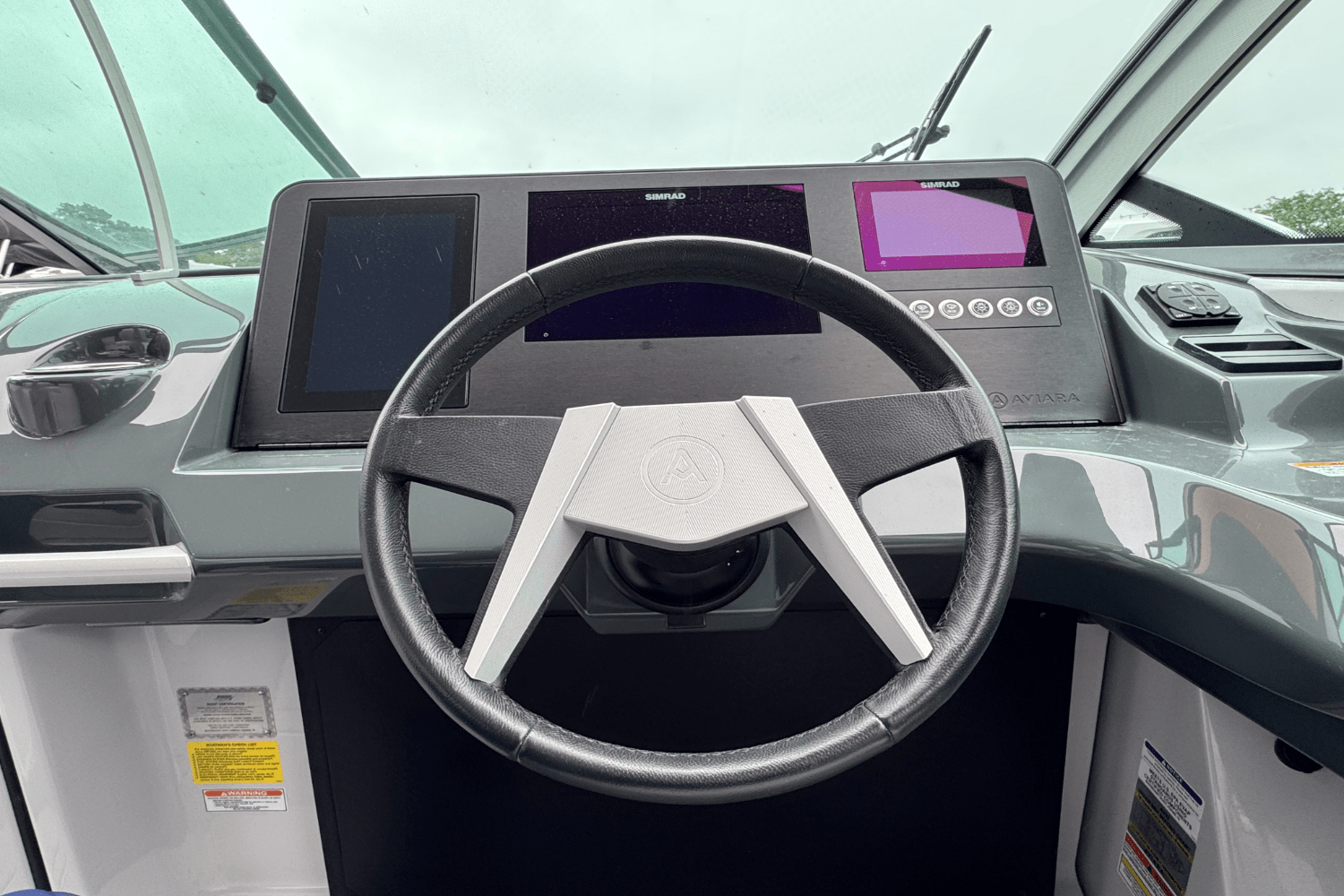 Slide: The Image of Aviara AV32 Outboard 2022 - 19