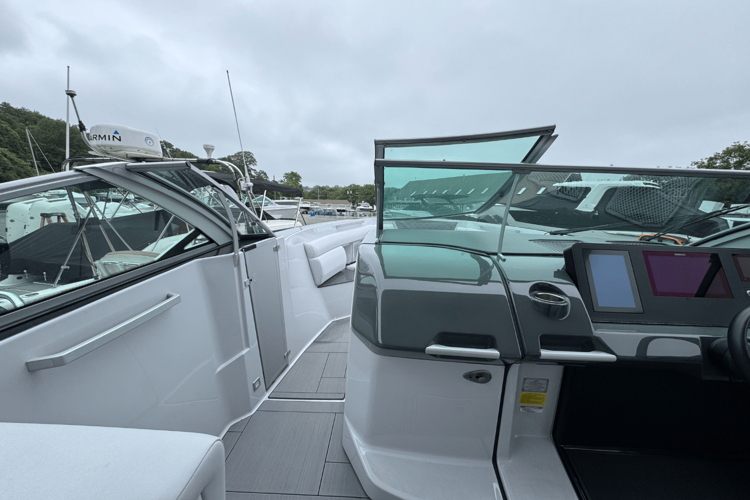 Slide: The Image of Aviara AV32 Outboard 2022 - 23
