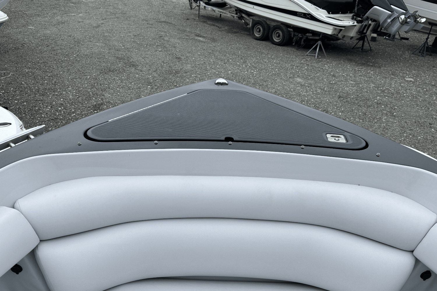 Slide: The Image of Aviara AV32 Outboard 2022 - 33