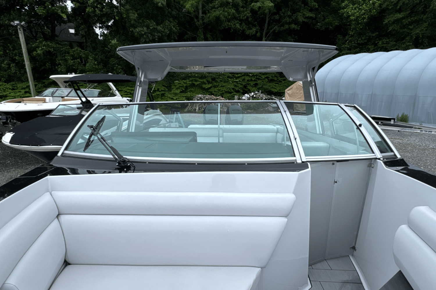 Slide: The Image of Aviara AV32 Outboard 2022 - 35