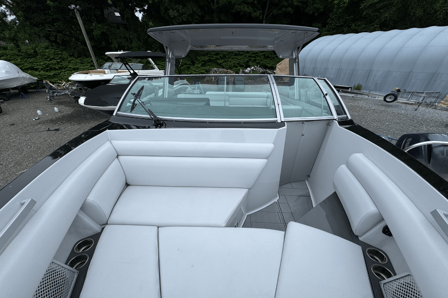 Slide: The Image of Aviara AV32 Outboard 2022 - 36
