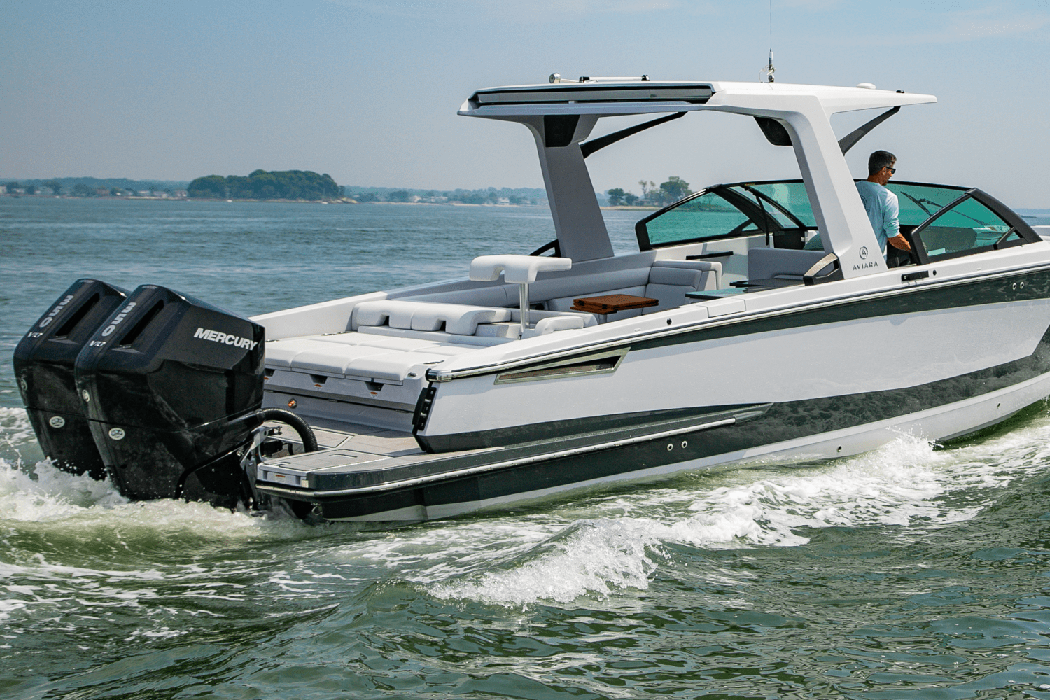 Slide: The Image of Aviara AV32 Outboard 2024 - 10