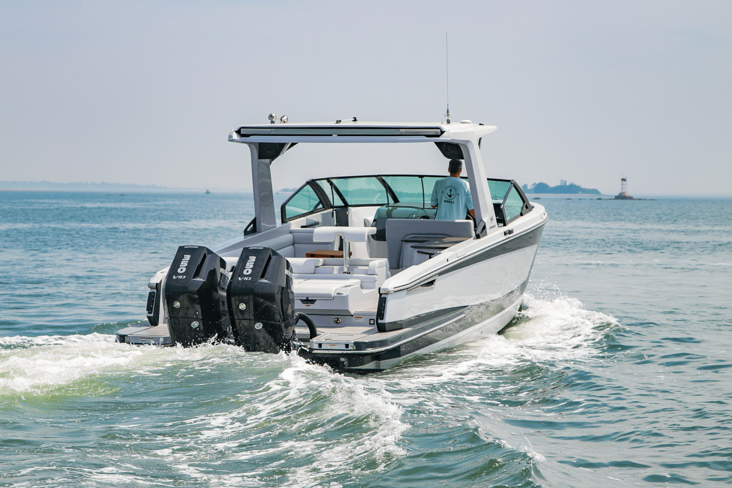 Slide: The Image of Aviara AV32 Outboard 2024 - 11