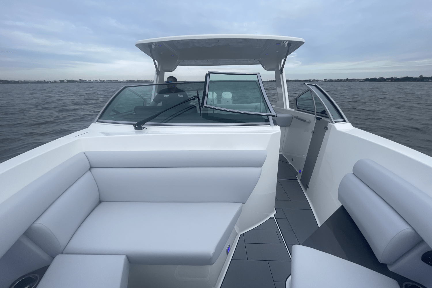 Slide: The Image of Aviara AV32 Outboard 2024 - 16
