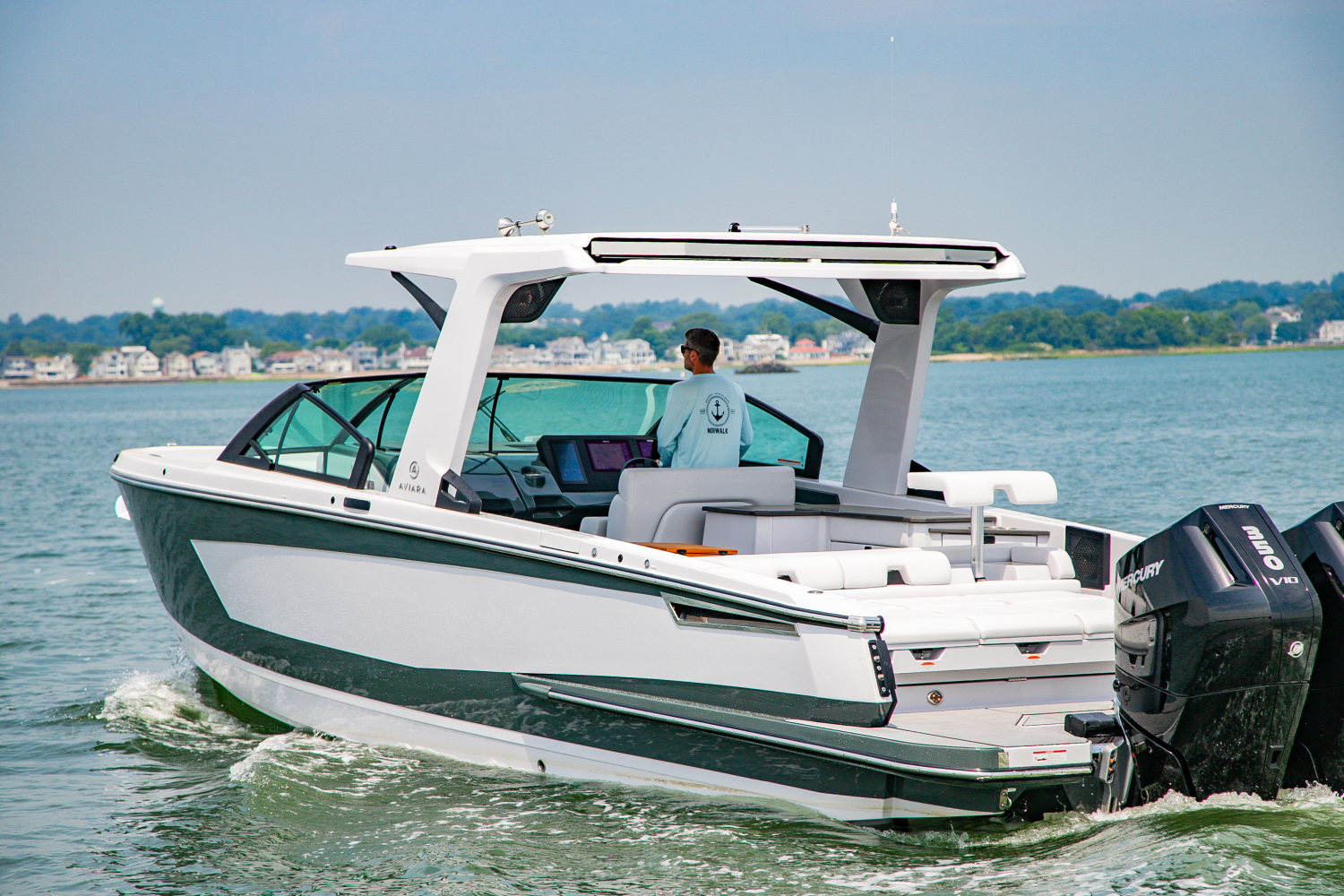 Slide: The Image of Aviara AV32 Outboard 2024 - 17