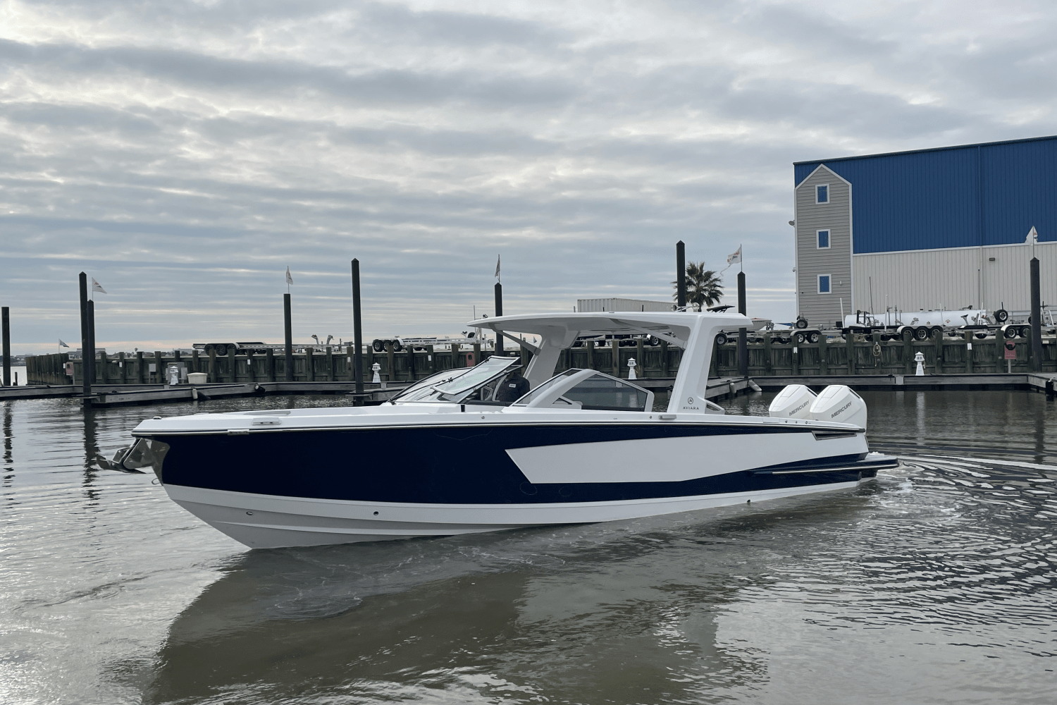 Slide: The Image of Aviara AV32 Outboard 2024 - 26