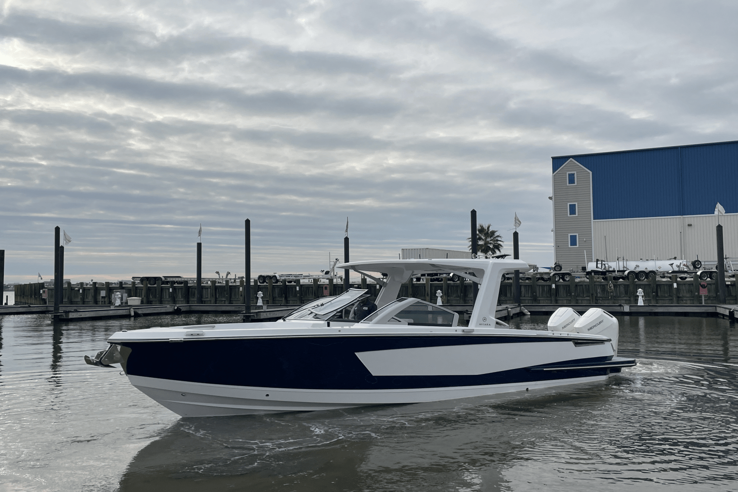 Slide: The Image of Aviara AV32 Outboard 2024 - 27
