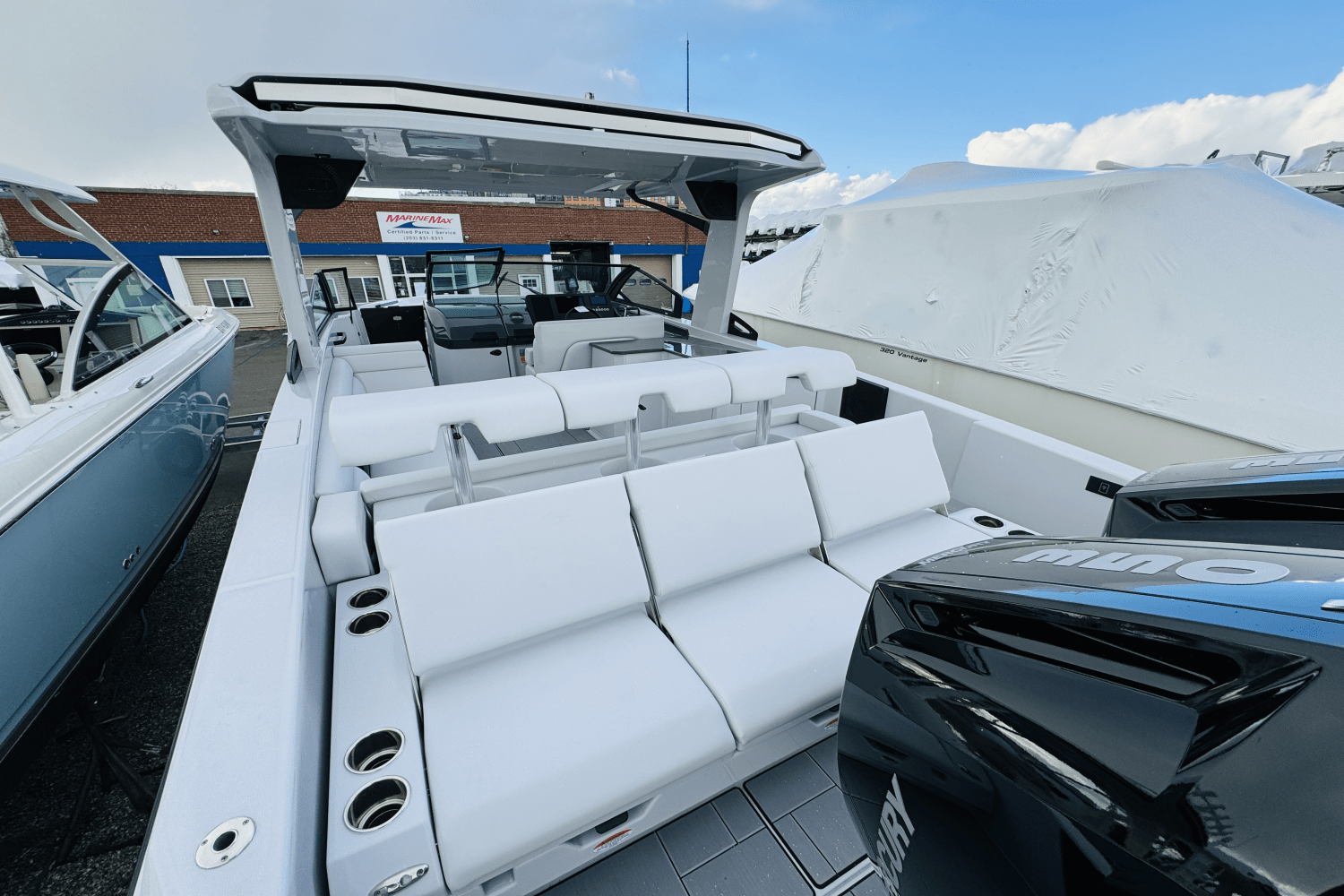 Slide: The Image of Aviara AV32 Outboard 2024 - 29