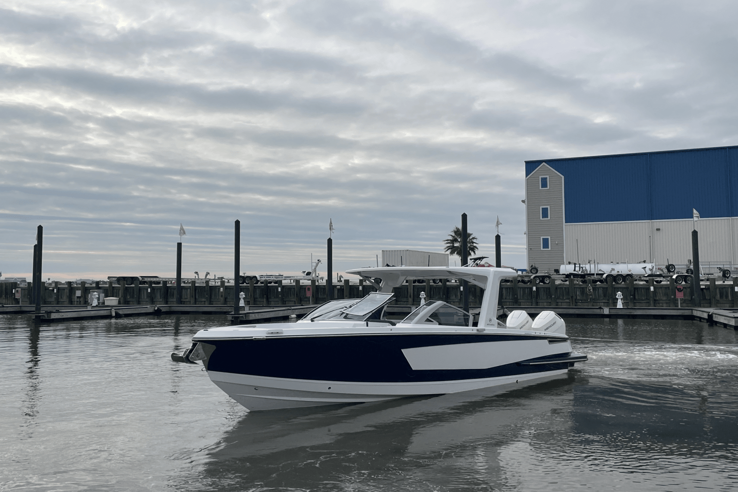Slide: The Image of Aviara AV32 Outboard 2024 - 30