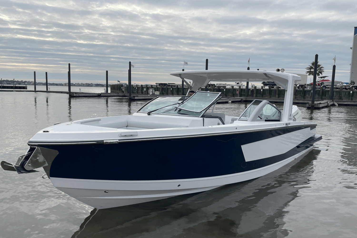 Slide: The Image of Aviara AV32 Outboard 2024 - 33