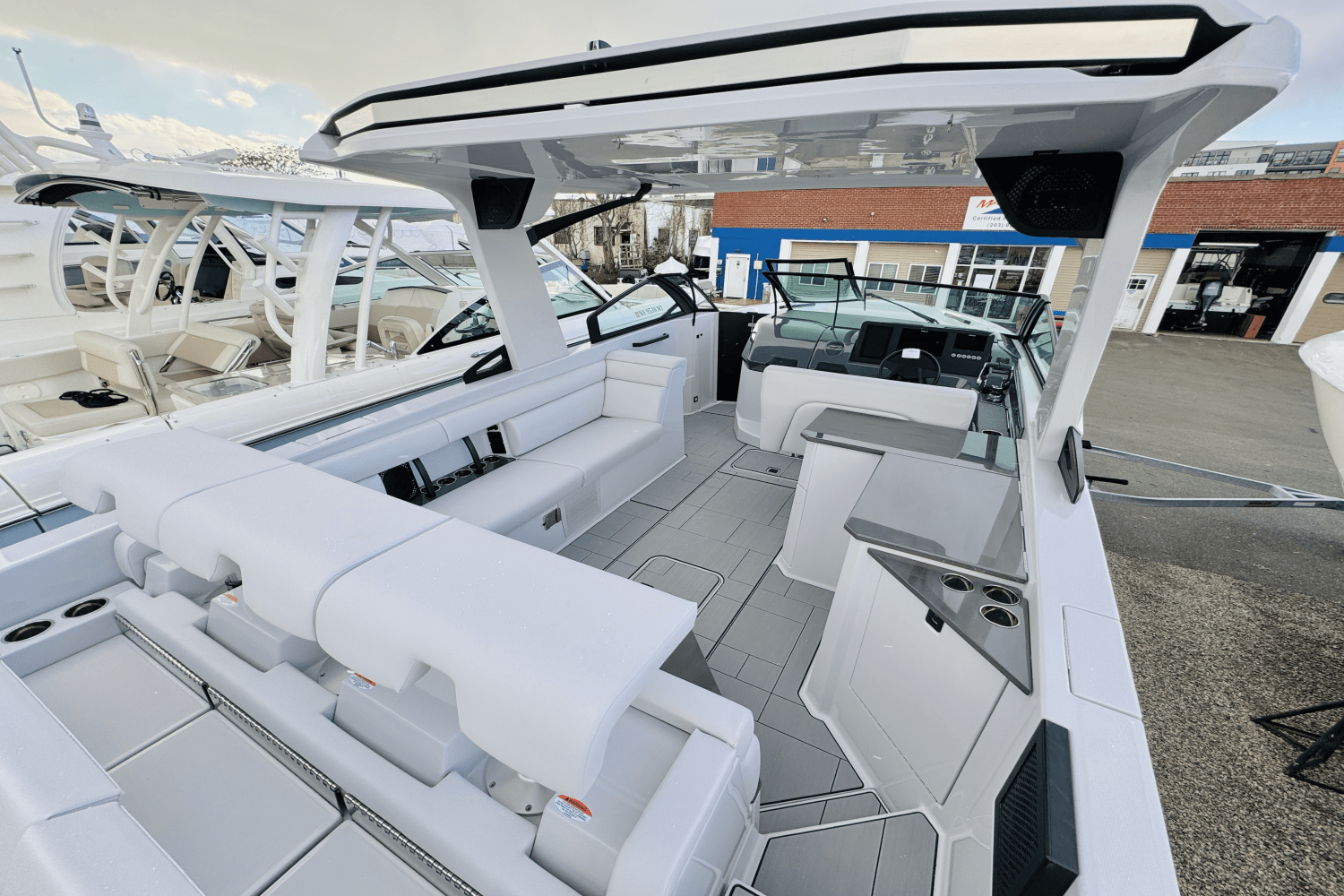 Slide: The Image of Aviara AV32 Outboard 2024 - 33