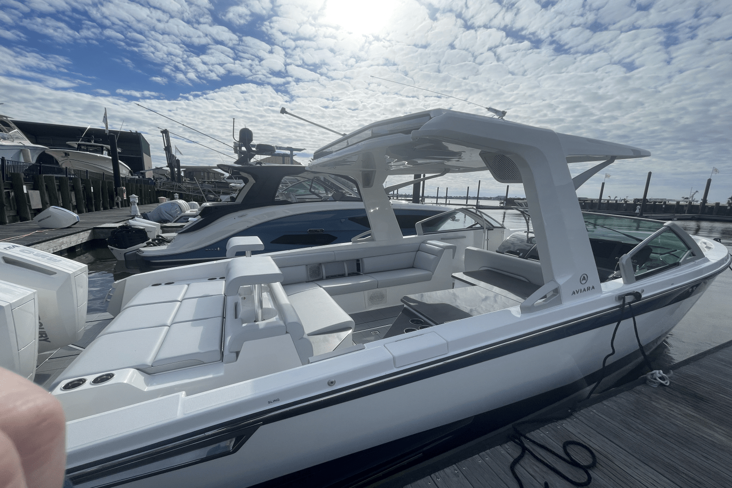 Slide: The Image of Aviara AV32 Outboard 2024 - 37