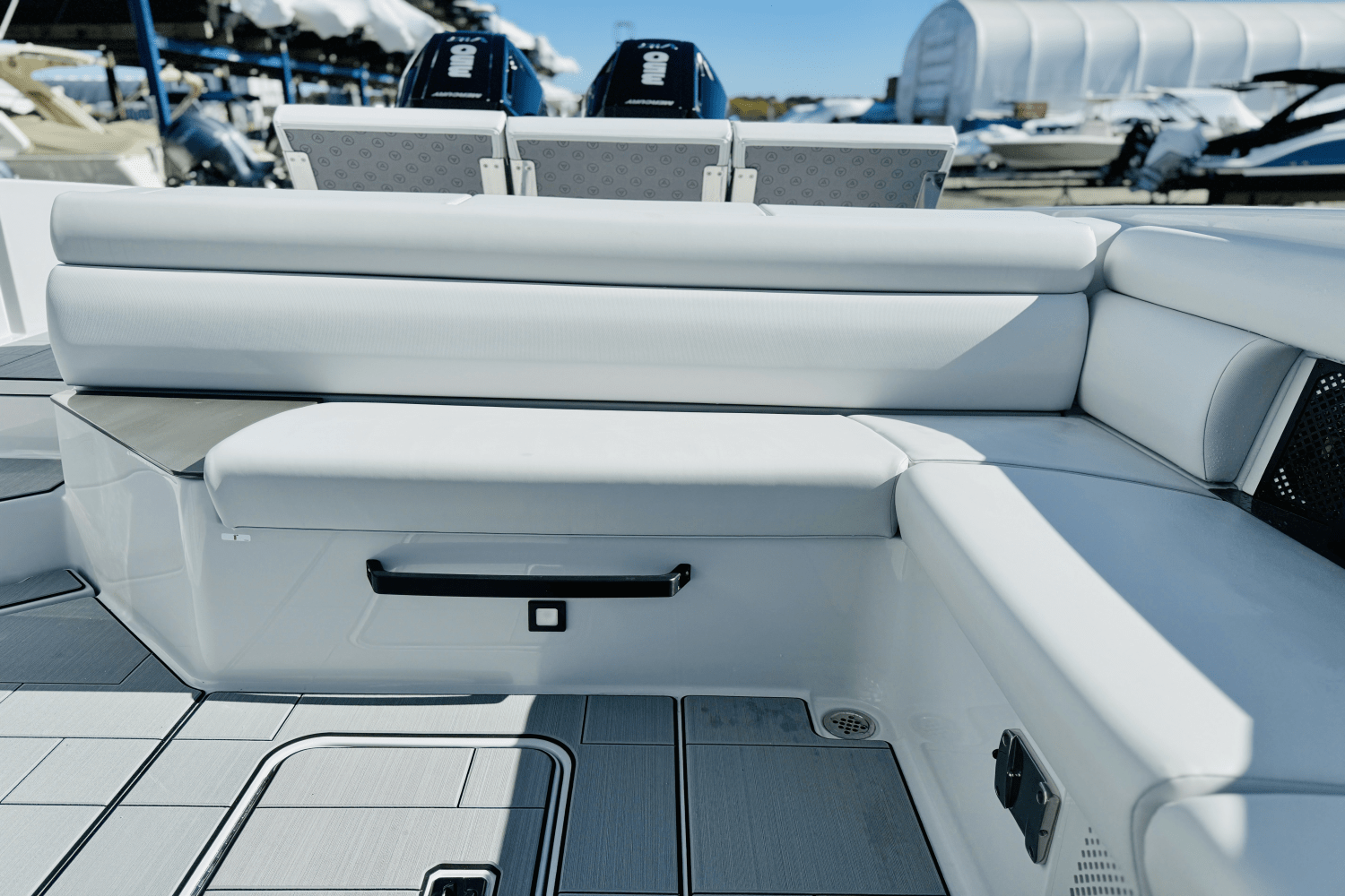 Slide: The Image of Aviara AV32 Outboard 2024 - 39