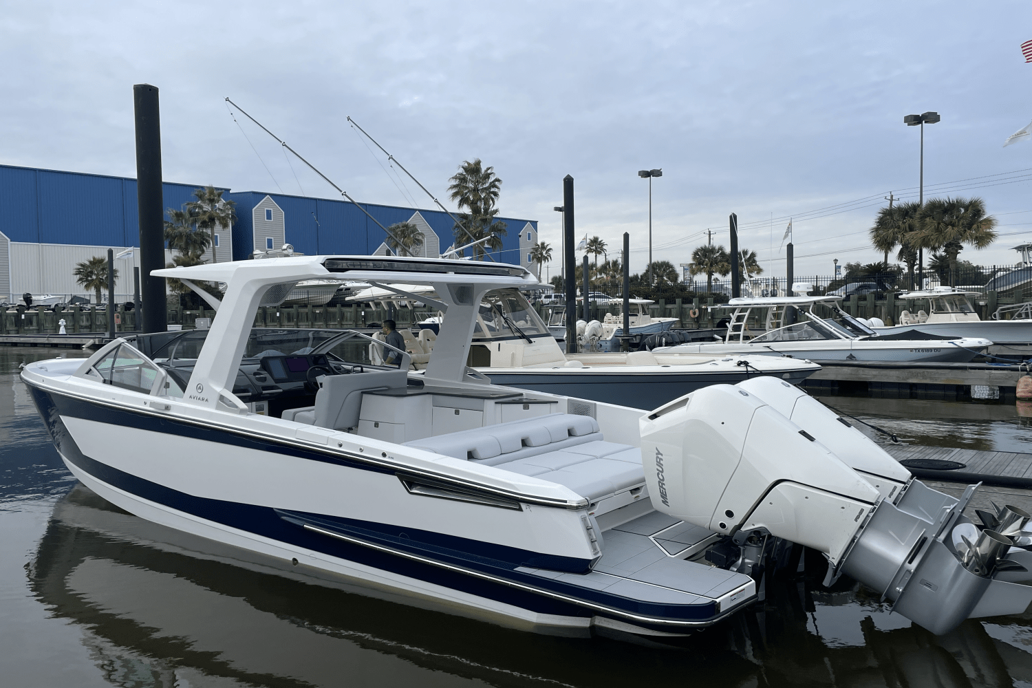 Slide: The Image of Aviara AV32 Outboard 2024 - 41